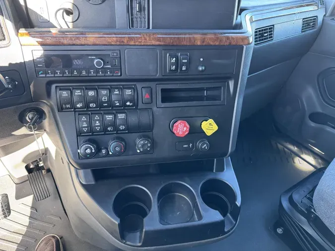 2022 International LT625938e86295e4599abfec507385723f906