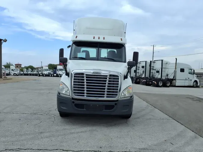 2019 FREIGHTLINER CASCADIA 113