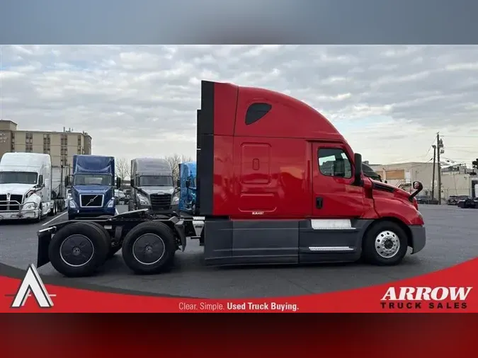 2021 FREIGHTLINER CA126