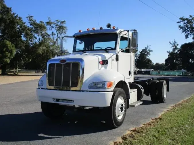 2018 Peterbilt 337