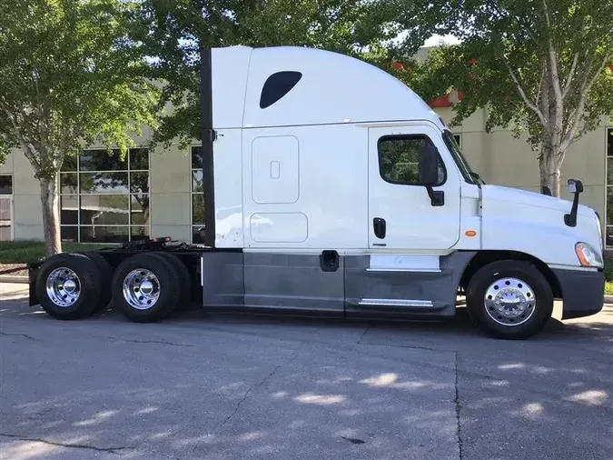 2018 FREIGHTLINER CASCADIA EVOLUTION