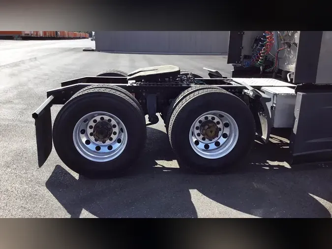 2025 Freightliner Cascadia 126