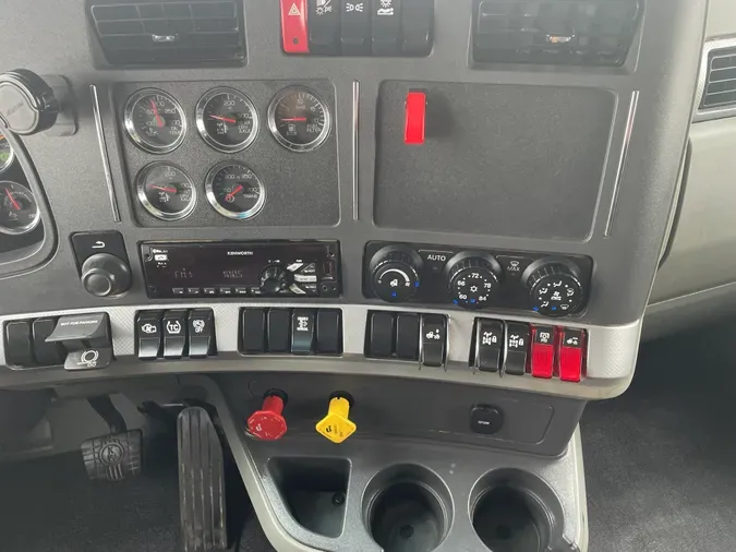 2020 KENWORTH T880