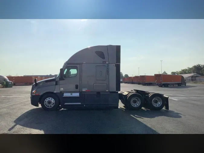 2022 Freightliner Cascadia 126