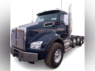 2025 Kenworth T880