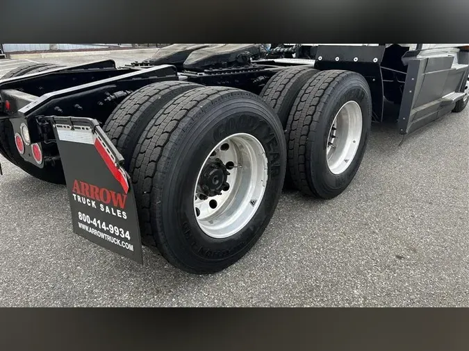 2021 FREIGHTLINER CA116