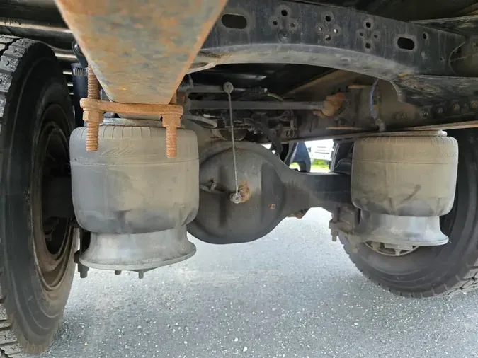 2018 FREIGHTLINER M2 106