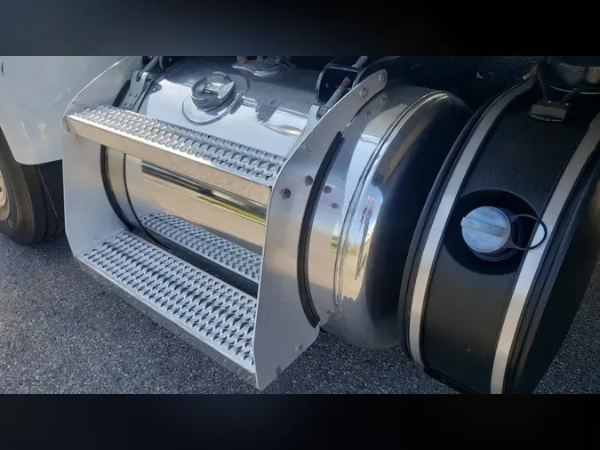 2020 Peterbilt 337