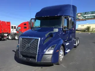 2021 VOLVO VNL760