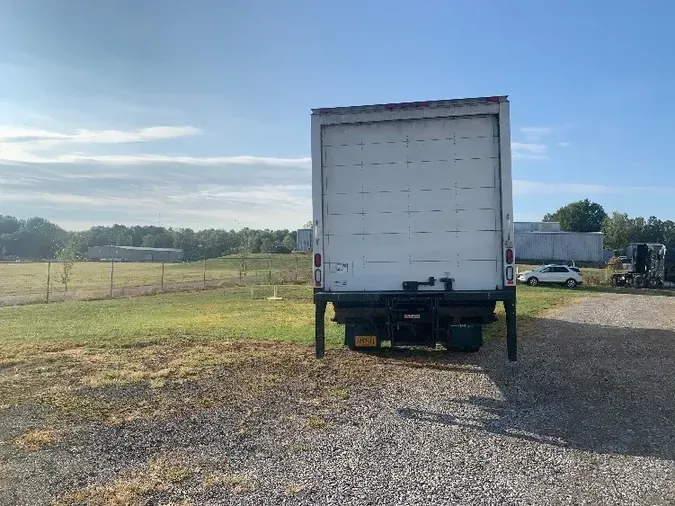 2018 Freightliner M2