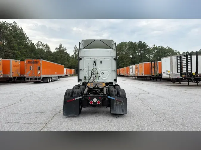 2022 Freightliner Cascadia 12693aa9bc41cc3c3cccc8b66dd7c8c50e5