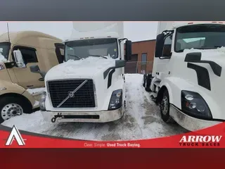 2018 VOLVO VNL300