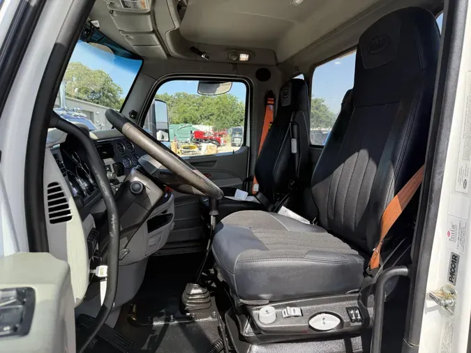2020 Peterbilt 567