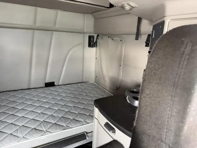 2021 Peterbilt 57993ad9dcdad9700982408eeeb6b3becc6