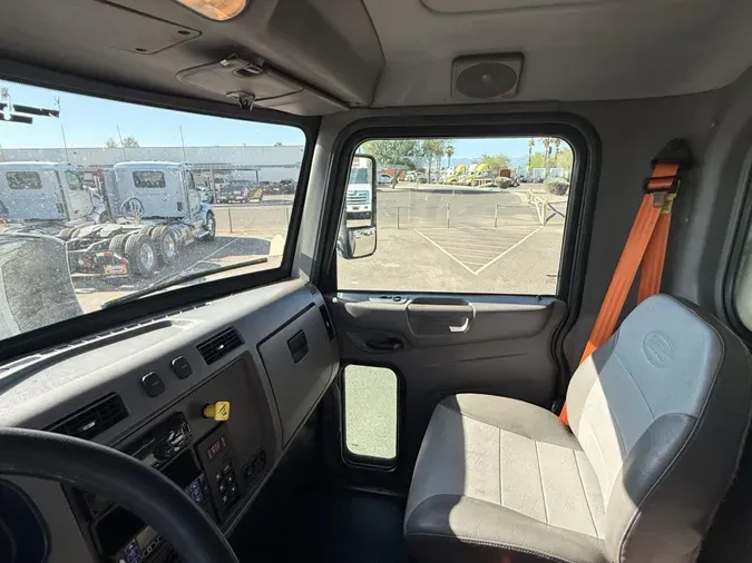 2020 Peterbilt 337