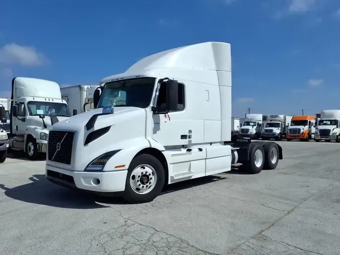 2020 VOLVO VNR64T-64093b0e49b2338eb7c90065973150ce9e1