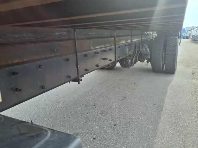 2018 FREIGHTLINER M2 106