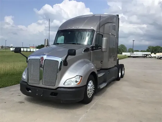 2018 KENWORTH T68093b2ada97e141a1edad4c1cf51eeefd8