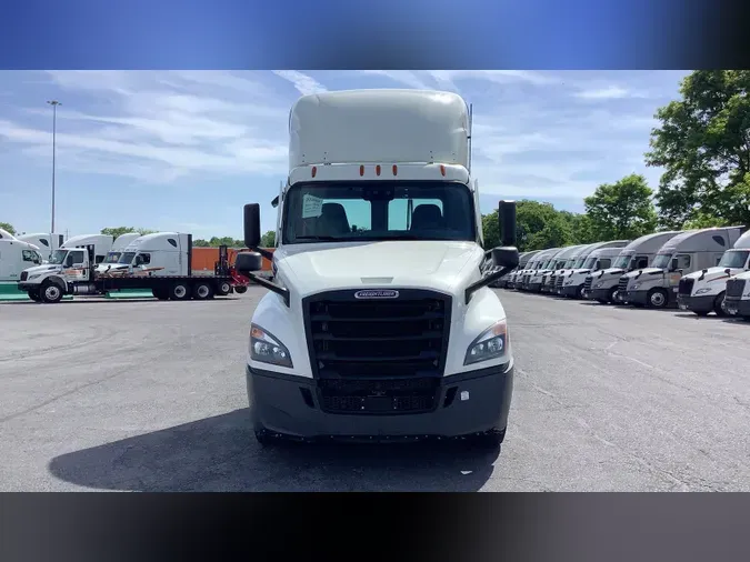 2021 Freightliner Cascadia 12693b3cf12e40506135f6a08eec25acd22