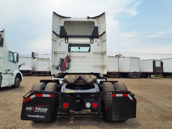 2019 VOLVO VNR42T 300