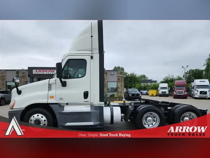 2018 FREIGHTLINER CA12562DC