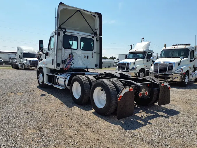 2018 FREIGHTLINER/MERCEDES CASCADIA 125