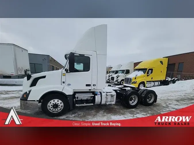 2018 VOLVO VNL300