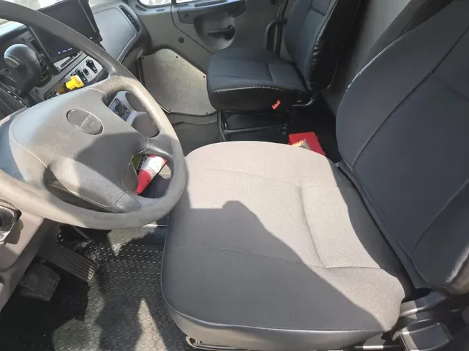 2019 Freightliner Business Class M2 106