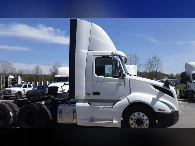 2019 Volvo VNL300