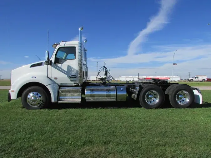 2026 Kenworth T880