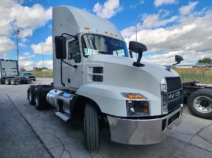 2020 MACK AN64T