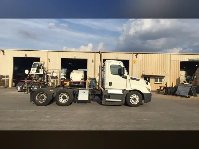 2021 Freightliner Cascadia 126