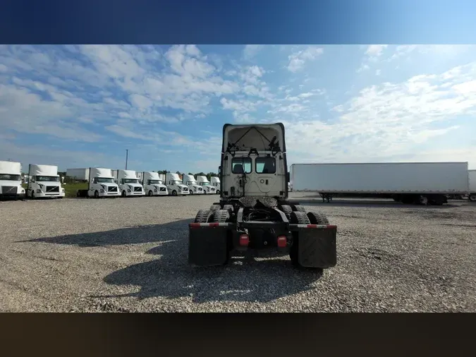 2019 Freightliner Cascadia 126