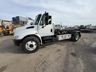 2002 INTERNATIONAL DURASTAR 4400