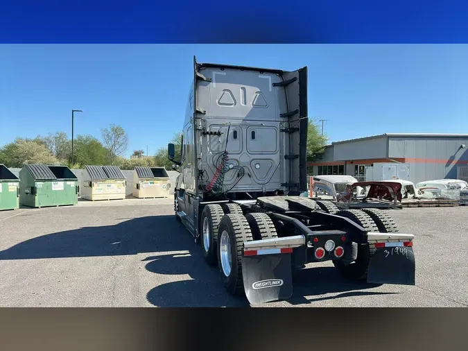 2024 Freightliner Cascadia 126