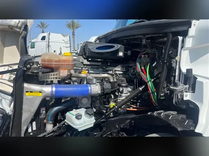 2021 FREIGHTLINER CA126