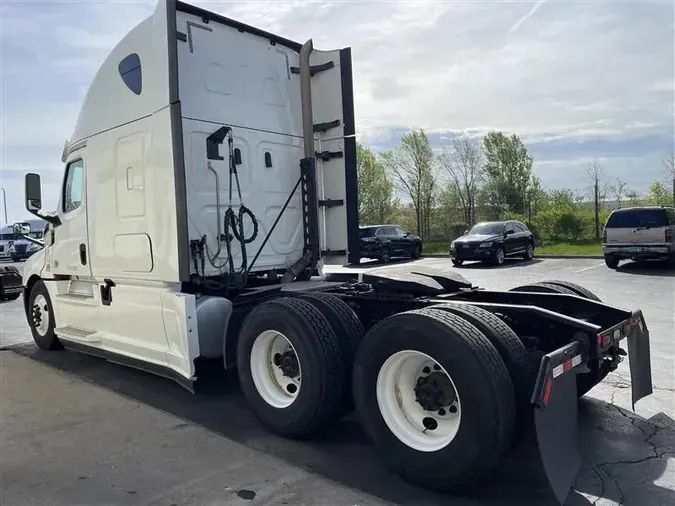2020 FREIGHTLINER CA126