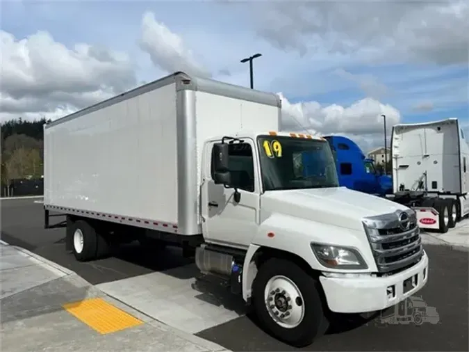 2019 HINO 268A
