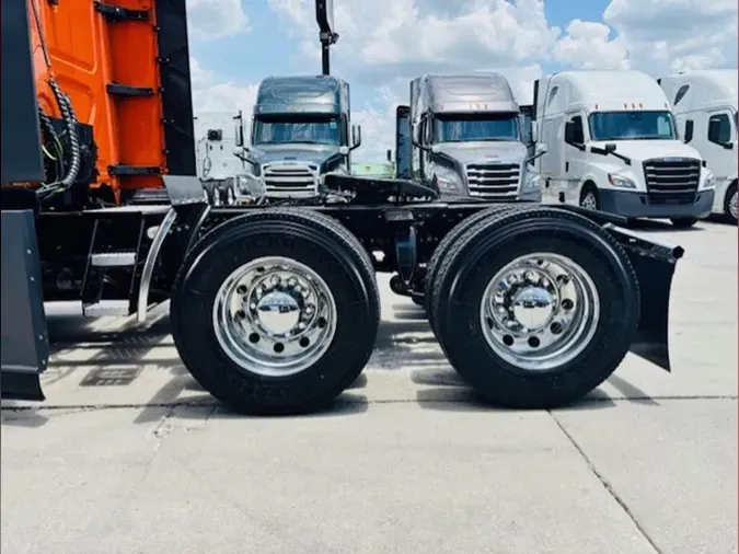 2022 FREIGHTLINER CASCADIA 126