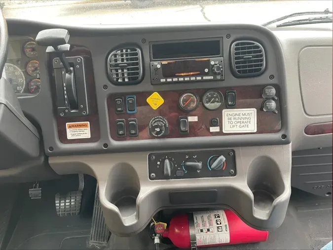 2018 Freightliner Business Class M2 106