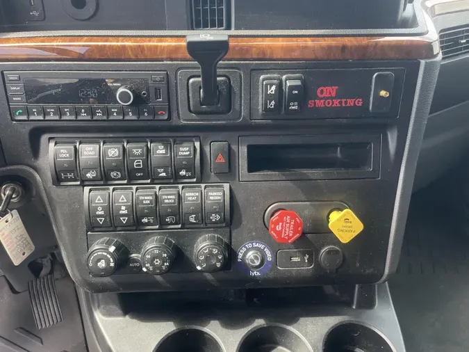 2022 International LT625