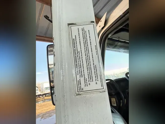 2014 VOLVO VNM64T20093f168de3bd1f959bdb0af182ad1fb45