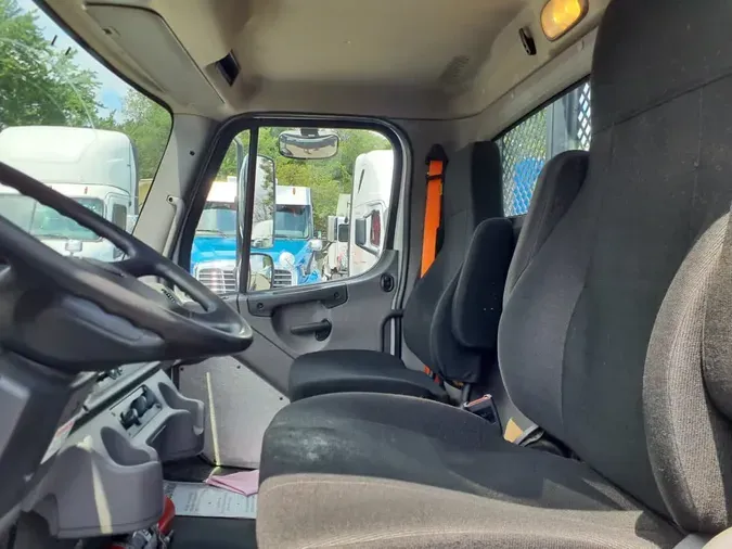 2020 FREIGHTLINER M2 106