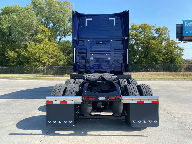 2025 VOLVO VNL64T860