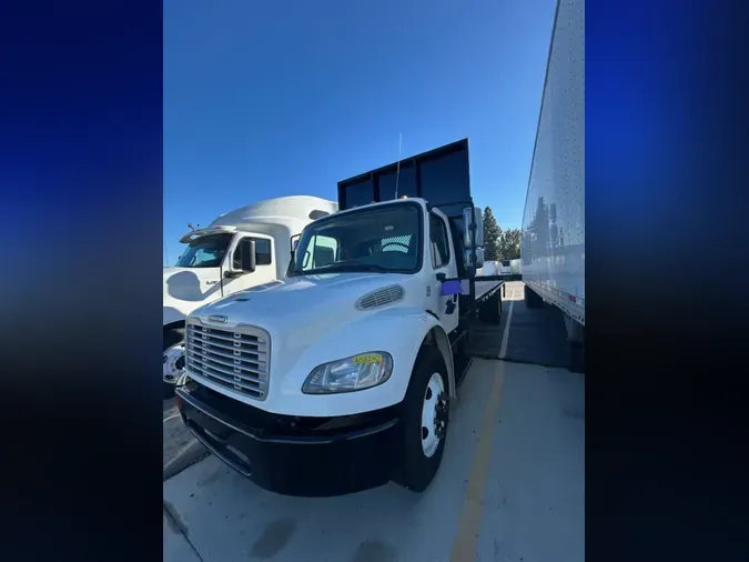 2016 FREIGHTLINER/MERCEDES M2 106