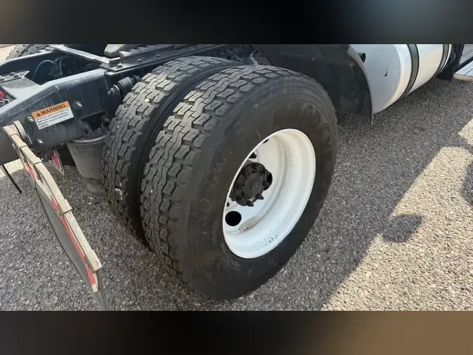 2017 FREIGHTLINER/MERCEDES CASCADIA 113