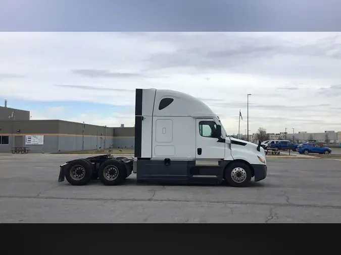 2022 Freightliner Cascadia 126