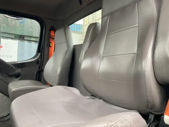 2019 FREIGHTLINER/MERCEDES M2 106