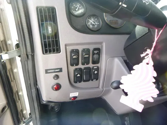 2020 Peterbilt 337