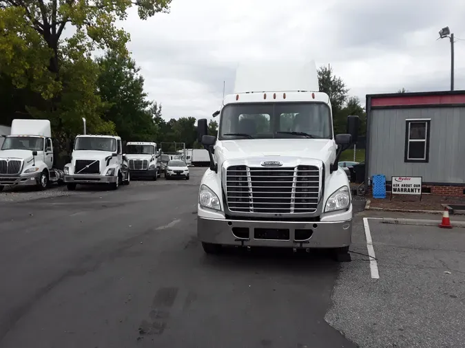 2018 FREIGHTLINER/MERCEDES CASCADIA 125